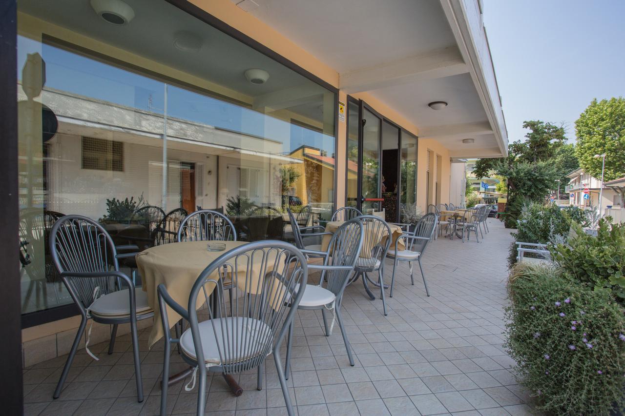Hotel Deanna Bellaria-Igea Marina Exterior foto