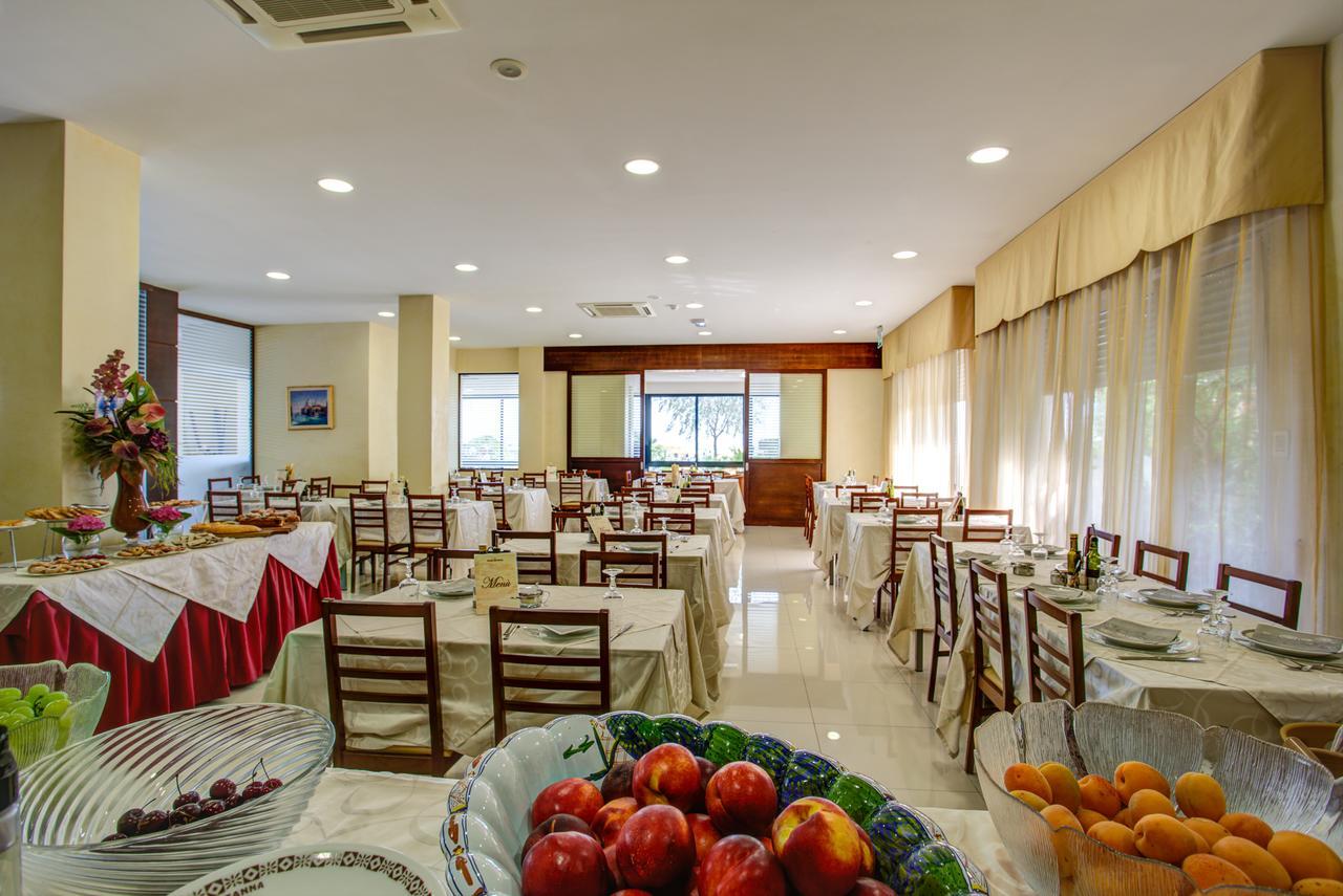 Hotel Deanna Bellaria-Igea Marina Exterior foto