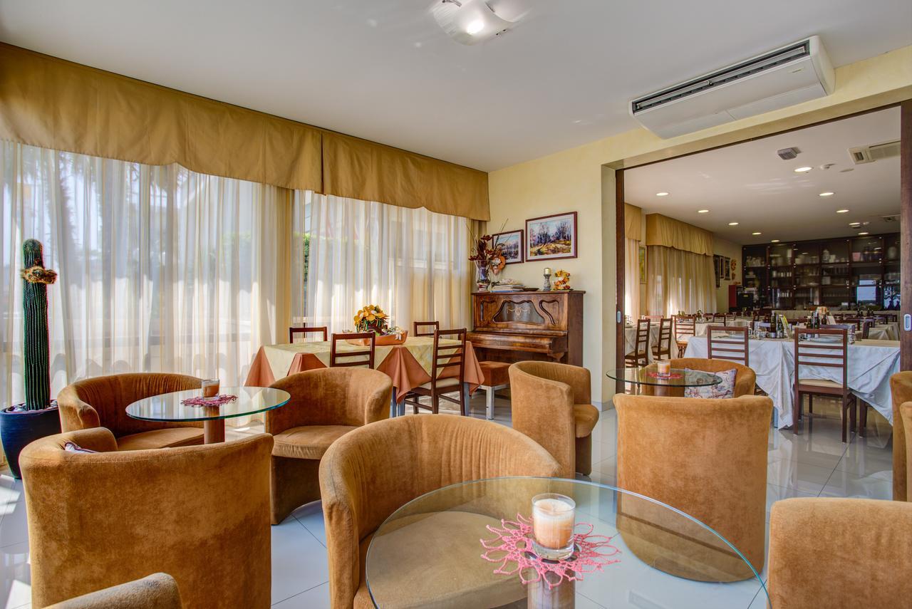 Hotel Deanna Bellaria-Igea Marina Exterior foto